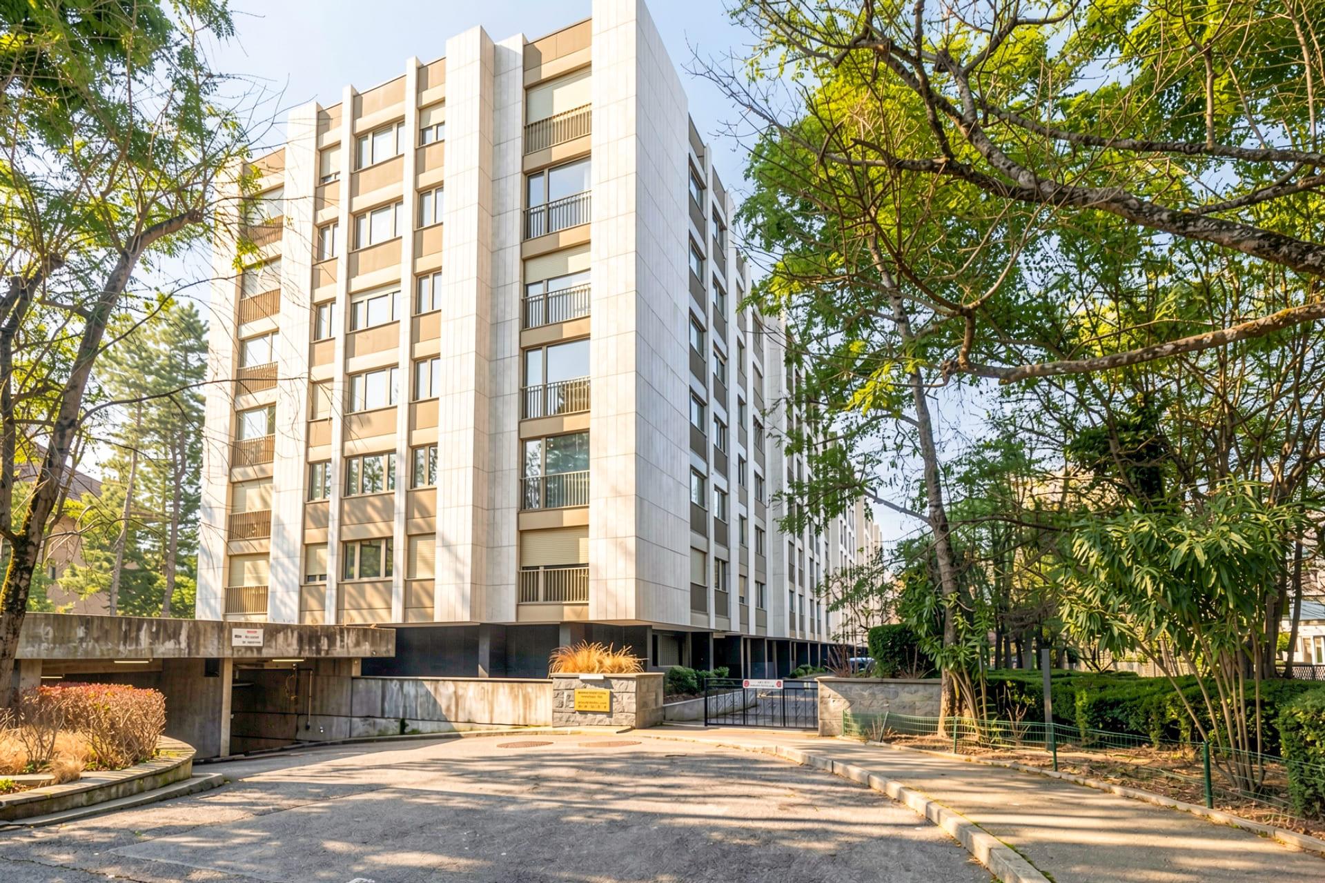 Cologny | Appartement de 4 pièces en attique avec vue imprenable